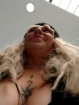 Snapshot of madelaine- chatting on March 2025 06:01:01 PM madelaine- online show from March 2025 06:01:01 PM