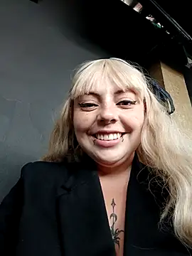 Snapshot of madelaine- chatting on March 2025 09:05:02 PM madelaine- online show from March 2025 09:05:02 PM