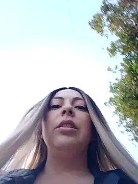 Snapshot of madelaine- chatting on September 2025 10:31:02 PM madelaine- online show from September 2025 10:31:02 PM