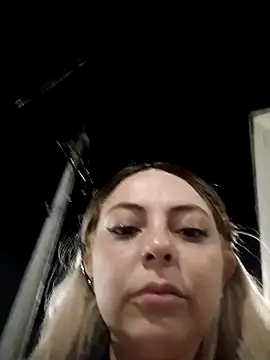 Snapshot of madelaine- chatting on September 2025 12:21:01 AM madelaine- online show from September 2025 12:21:01 AM