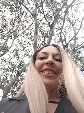 Snapshot of madelaine- chatting on September 2025 10:32:02 PM madelaine- online show from September 2025 10:32:02 PM