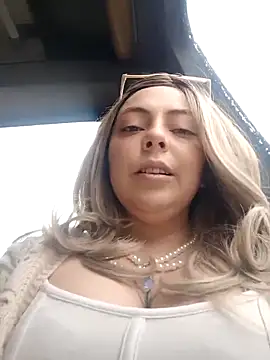 Snapshot of madelaine- chatting on November 2025 07:02:01 PM madelaine- online show from November 2025 07:02:01 PM