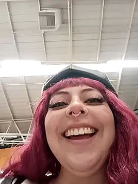 Snapshot of madelaine- chatting on November 2025 07:16:02 PM madelaine- online show from November 2025 07:16:02 PM