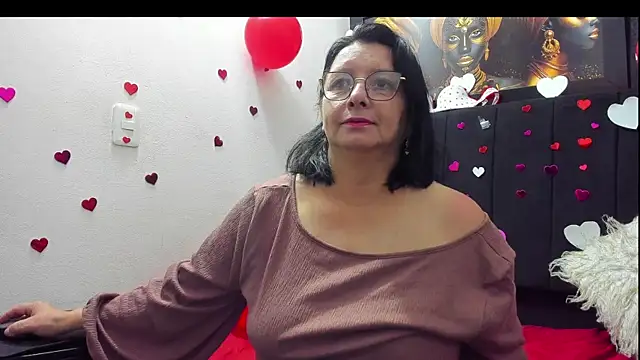 Snapshot of Evaaross_2345 chatting on February 2026 12:22:02 PM Evaaross 2345 online show from February 2026 12:22:02 PM