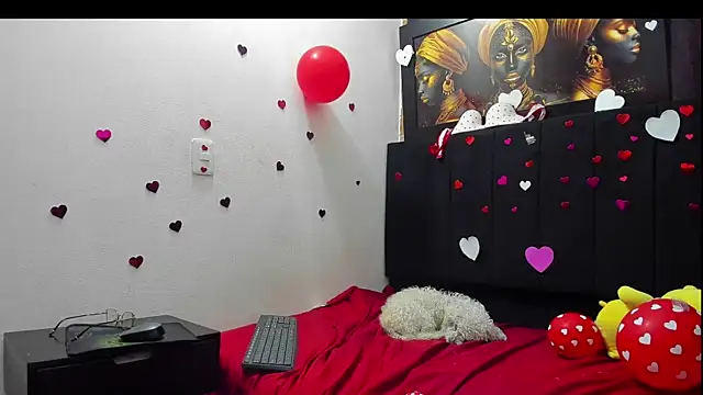 Snapshot of Evaaross_2345 chatting on February 2026 01:19:01 PM Evaaross 2345 online show from February 2026 01:19:01 PM