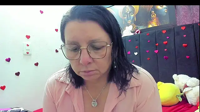 Snapshot of Evaaross_2345 chatting on February 2026 04:03:02 PM Evaaross 2345 online show from February 2026 04:03:02 PM