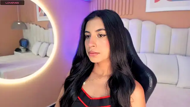 zia cooper online show from October 2025 07:02:01 PM