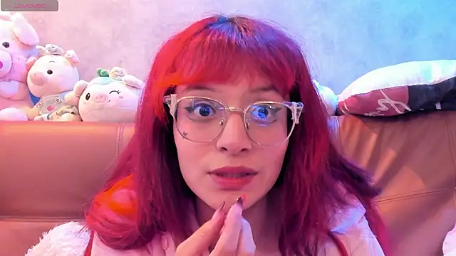 Snapshot of RedMeloddy chatting on February 2026 09:24:01 PM RedMeloddy online show from February 2026 09:24:01 PM