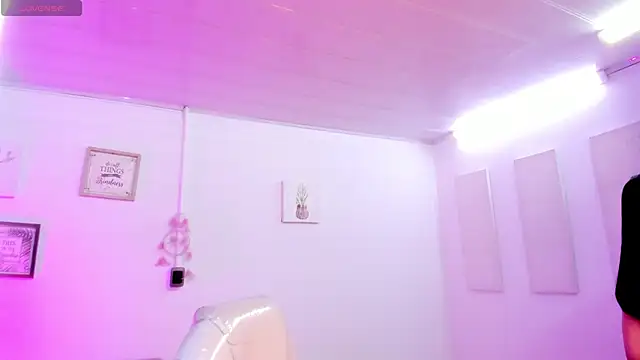 Alexx Scoot online show from January 2025 07:56:02 PM