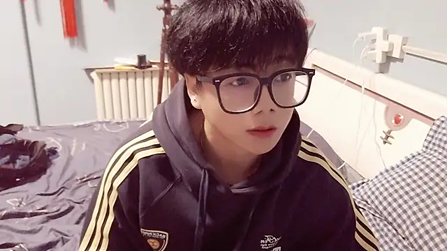 handsome1069 online show from October 2025 01:44:02 PM