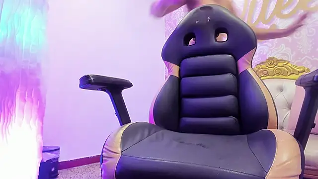 cute mia23 online show from February 2025 10:42:01 PM