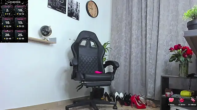 SophieBaker   online show from February 2026 01:53:01 AM