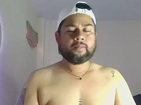 GABRIELGARCIA1313 online show from June 2026 01:37:01 PM