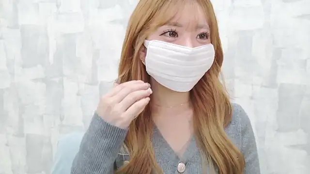 LOVE MOMO LOVE online show from March 2026 11:49:01 AM