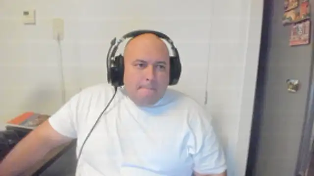 Snapshot of BigromeoXX chatting on October 2025 06:32:01 PM BigromeoXX online show from October 2025 06:32:01 PM