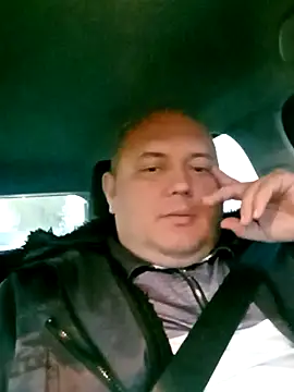 Snapshot of BigromeoXX chatting on November 2025 04:18:02 PM BigromeoXX online show from November 2025 04:18:02 PM