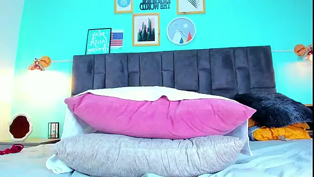 DulceAurora   online show from February 2025 05:37:01 AM