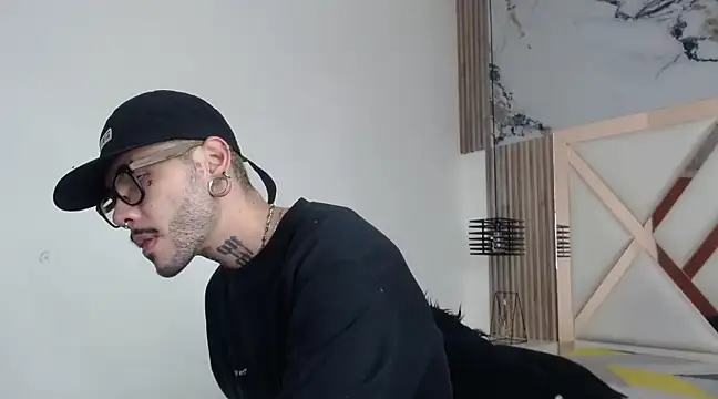 MurdockH online show from March 2025 08:25:02 AM