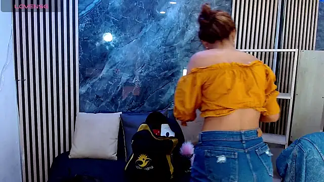 Isalombardi online show from September 2025 02:05:02 AM