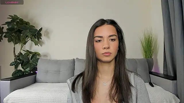 Snapshot of NicoleLuv chatting on December 2024 01:06:01 PM NicoleLuv online show from December 2024 01:06:01 PM