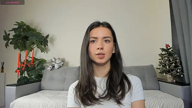 Snapshot of NicoleLuv chatting on December 2024 04:51:01 PM NicoleLuv online show from December 2024 04:51:01 PM