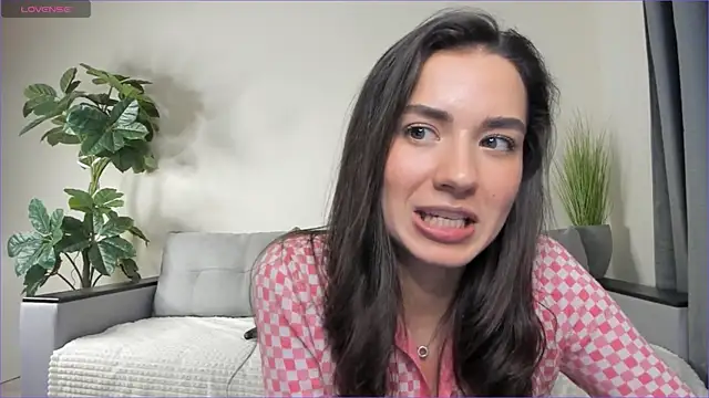 Snapshot of NicoleLuv chatting on January 2025 01:02:01 PM NicoleLuv online show from January 2025 01:02:01 PM