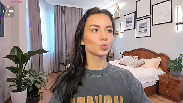 Snapshot of NicoleLuv chatting on October 2025 01:14:01 PM NicoleLuv online show from October 2025 01:14:01 PM