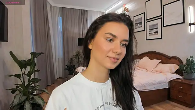 Snapshot of NicoleLuv chatting on October 2025 01:29:01 PM NicoleLuv online show from October 2025 01:29:01 PM