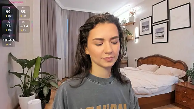 Snapshot of NicoleLuv chatting on November 2025 01:43:03 PM NicoleLuv online show from November 2025 01:43:03 PM