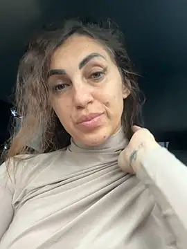 EmaSkyes online show from November 2025 07:30:02 AM