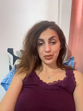 EmaSkyes online show from November 2025 07:29:02 AM