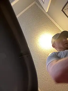 Snapshot of bigred0808 chatting on February 2026 01:20:01 PM bigred0808 online show from February 2026 01:20:01 PM