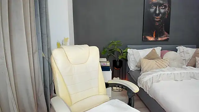 Sonia  Rey online show from February 2026 07:03:02 PM