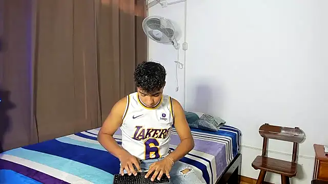 jonmaykolrose online show from February 2025 10:20:01 PM