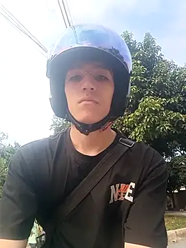 Snapshot of CRYBYT9 chatting on September 2025 10:43:02 PM CRYBYT9 online show from September 2025 10:43:02 PM