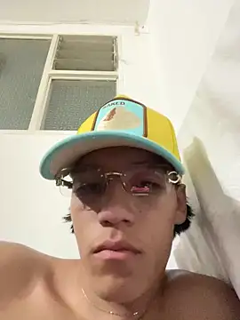 Snapshot of CRYBYT9 chatting on November 2025 02:35:01 AM CRYBYT9 online show from November 2025 02:35:01 AM