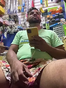 Snapshot of Sheik_z_o chatting on October 2025 04:31:02 PM Sheik z o online show from October 2025 04:31:02 PM