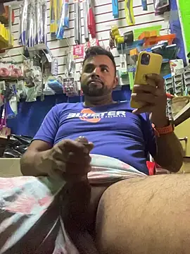 Snapshot of Sheik_z_o chatting on November 2025 07:36:01 PM Sheik z o online show from November 2025 07:36:01 PM