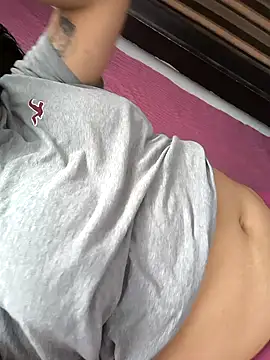 Snapshot of EmpaticBolillo chatting on October 2025 03:02:01 PM EmpaticBolillo online show from October 2025 03:02:01 PM