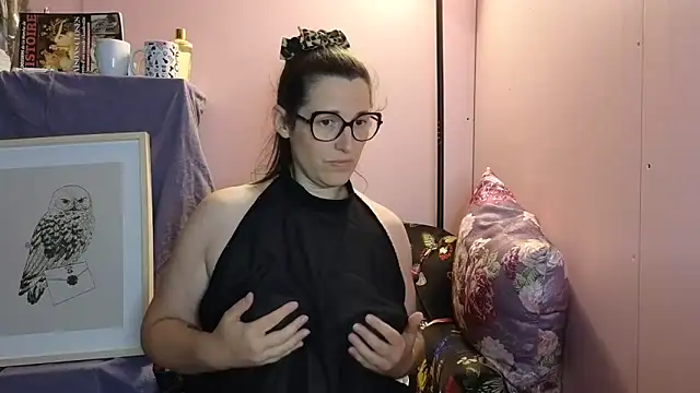 Snapshot of bella-louva chatting on June 2026 06:41:01 PM bella-louva online show from June 2026 06:41:01 PM