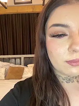 EmaSky online show from November 2025 08:20:01 PM