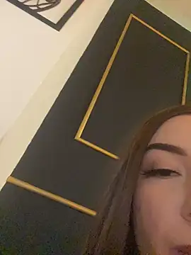 EmaSky online show from November 2025 02:32:02 AM