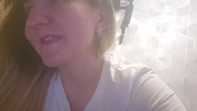 Snapshot of EstrellaWalters chatting on April 2026 03:21:02 PM EstrellaWalters online show from April 2026 03:21:02 PM