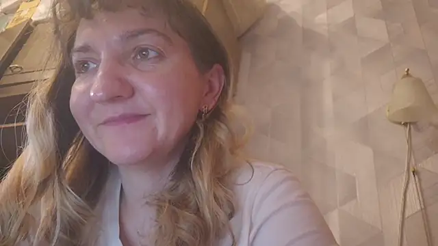 Snapshot of EstrellaWalters chatting on April 2026 10:09:02 AM EstrellaWalters online show from April 2026 10:09:02 AM