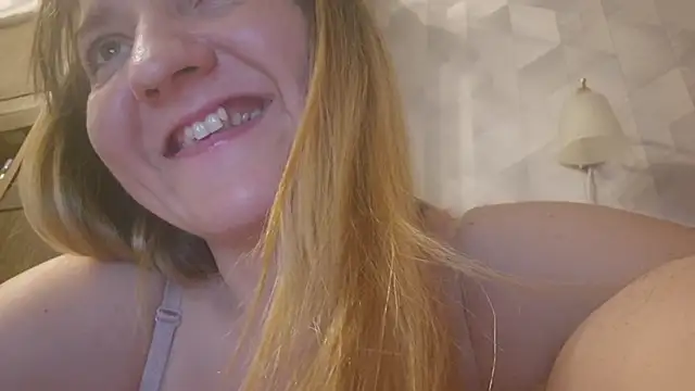 Snapshot of EstrellaWalters chatting on May 2026 04:57:01 PM EstrellaWalters online show from May 2026 04:57:01 PM