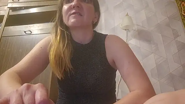 Snapshot of EstrellaWalters chatting on May 2026 05:51:01 PM EstrellaWalters online show from May 2026 05:51:01 PM