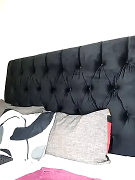 Dark Berry 26 online show from November 2025 09:04:01 PM