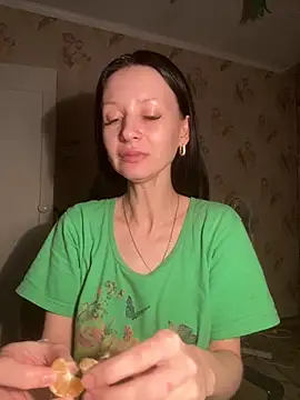 Starry Siren online show from November 2025 03:34:01 PM