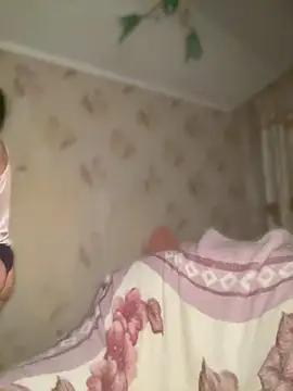 Starry Siren online show from April 2026 06:02:01 PM