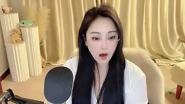 Daisy-77 online show from March 2025 08:52:02 PM